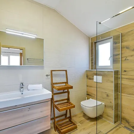 וילה Rea 4 With Heated Pool