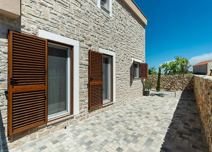 Rea 4 With Heated Pool 빌라 프리블라카