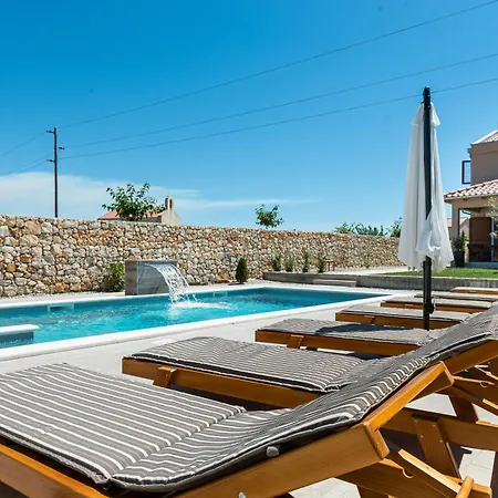 Rea 4 With Heated Pool *