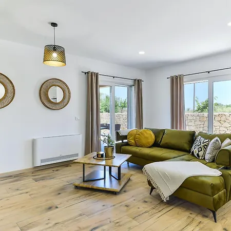 Rea 4 With Heated Pool *