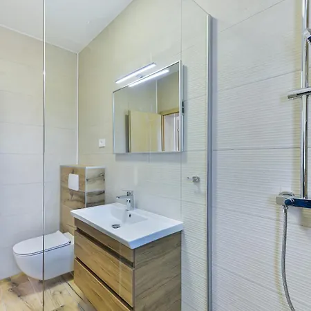 Rea 4 With Heated Pool * Привлака