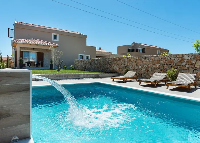 Villa Rea 4 With Heated Pool