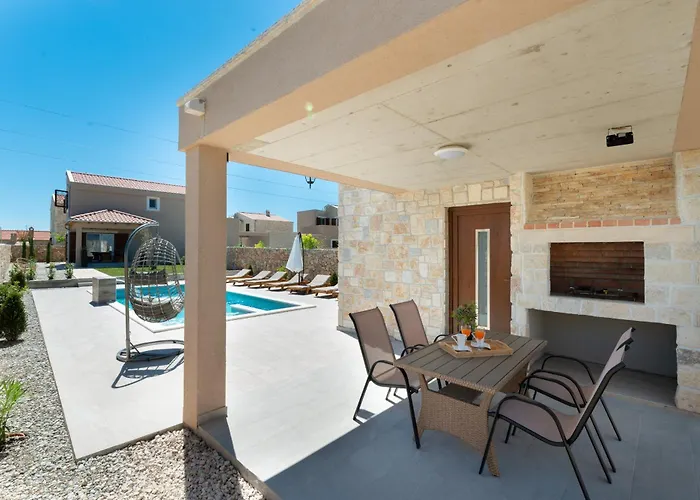 Rea 4 With Heated Pool Villa