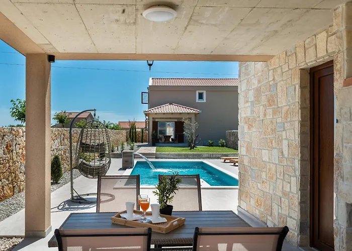 Rea 4 With Heated Pool *