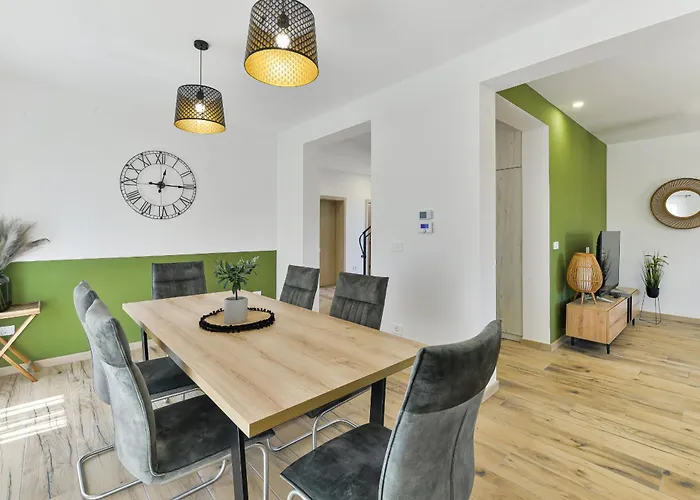 ヴィラ Rea 4 With Heated Pool