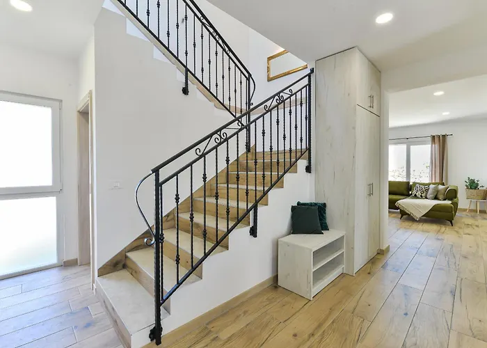 Villa Rea 4 With Heated Pool Privlaka (Zadar)