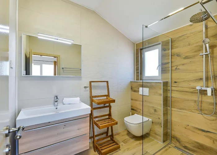 Villa Rea 4 With Heated Pool