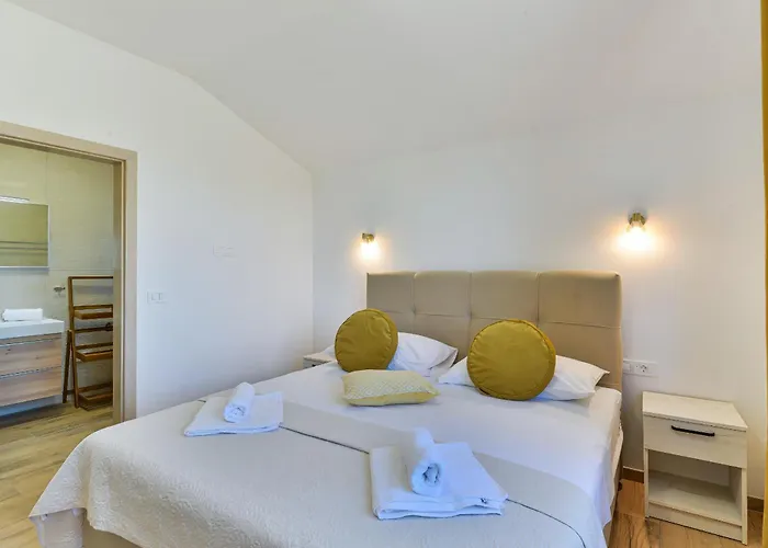 Rea 4 With Heated Pool